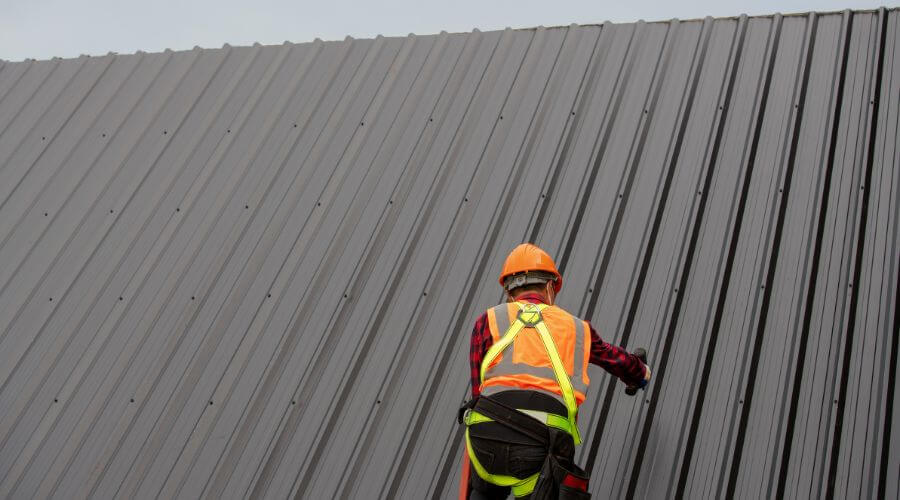 Professional gutter cleaning in Descanso, CA